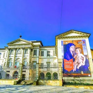Db House, Town Center , Bergamo Włochy